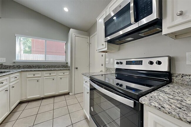 Building Photo - 9 Briervine Ct
