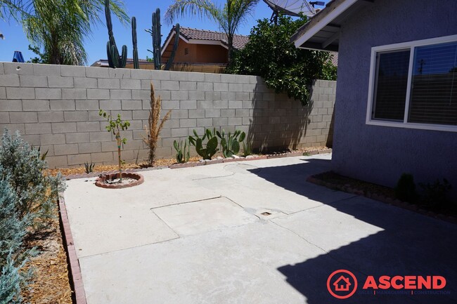 Building Photo - Cozy home located in Southeast Bakersfield