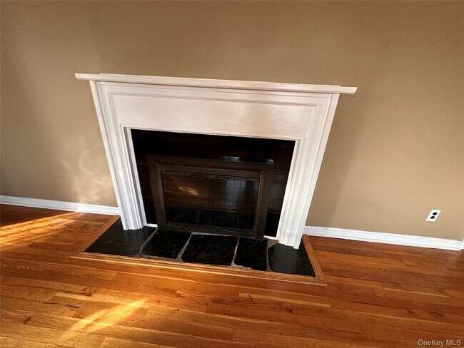 Building Photo - 91 7th St