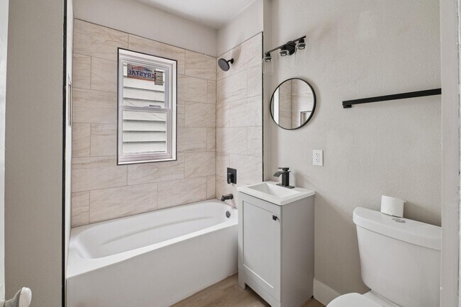 Building Photo - 3166 N 16th St