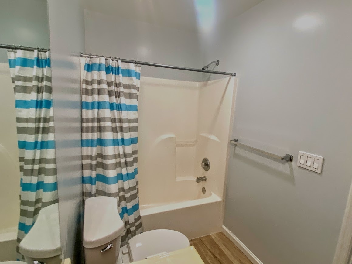 Upstairs Full Bathroom - 24 Sandstone Ct