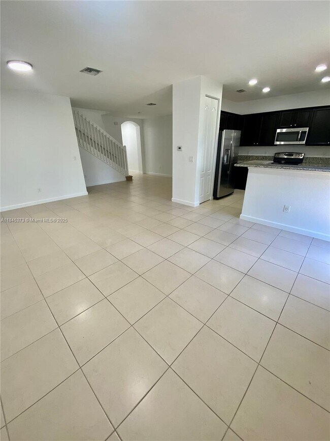 Building Photo - 9604 Town Parc Cir N