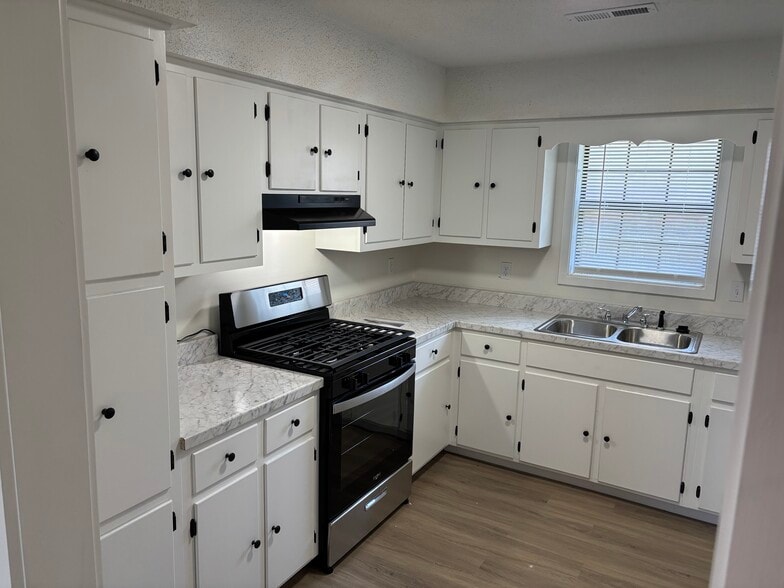 Building Photo - 1235 Harrell