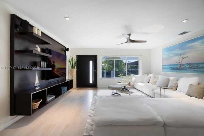 Building Photo - 7910 Hawthorne Ave