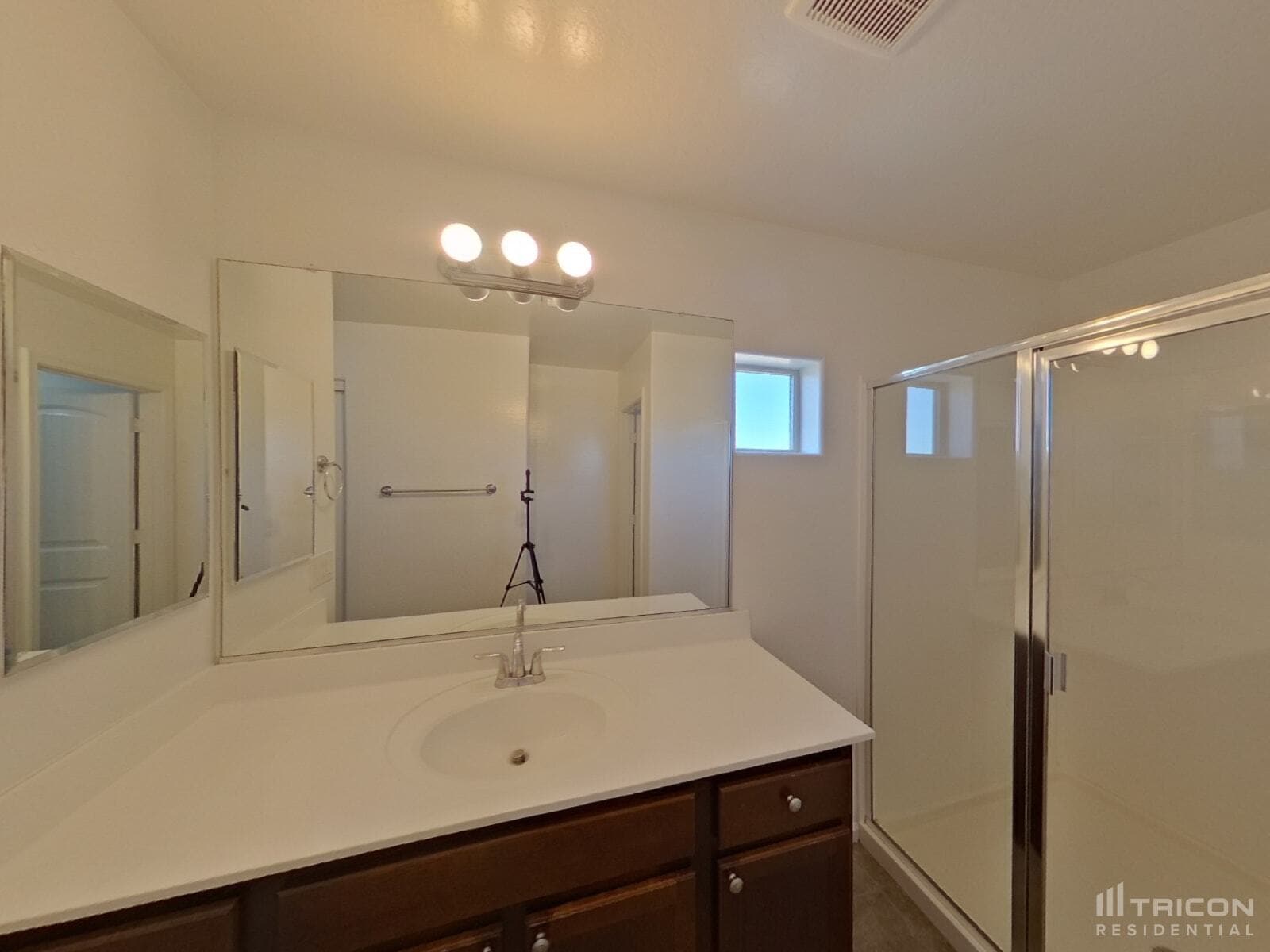 Building Photo - 10336 W Devonshire Ave