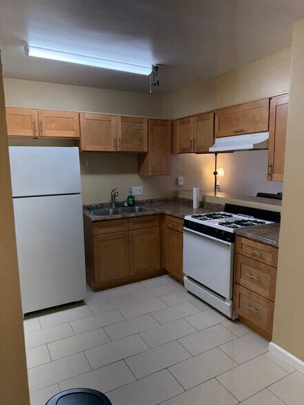 Building Photo - 15344 Weddington St