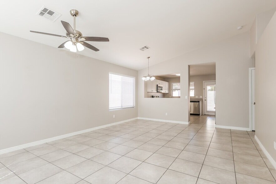 Building Photo - 15948 W Lundberg St