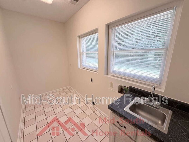 Building Photo - 8971 Meaghan Dr