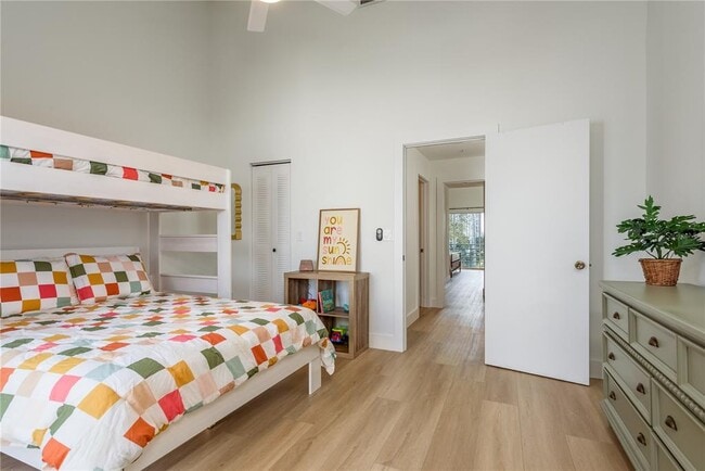 Building Photo - 320 Island Way