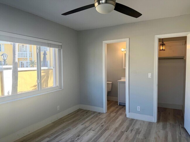 Building Photo - 2230 NE 56th Pl