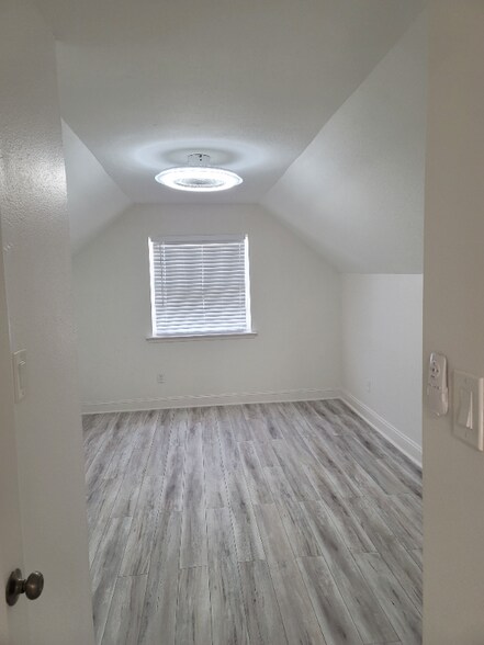 Building Photo - 119 Jane Ln