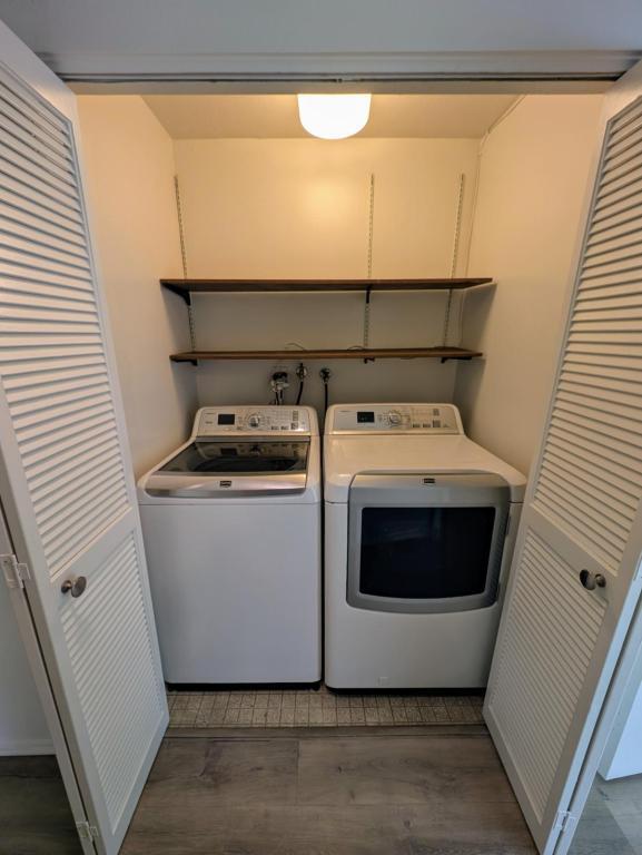 Building Photo - 1312 S Saltair Ave