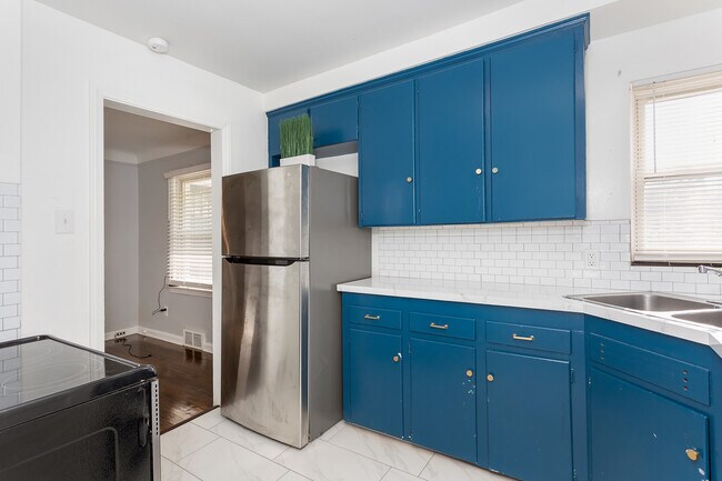 Building Photo - 9238 Artesian St
