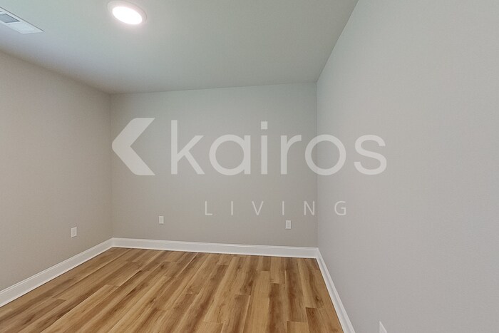 Building Photo - 22858 Balsam Dr