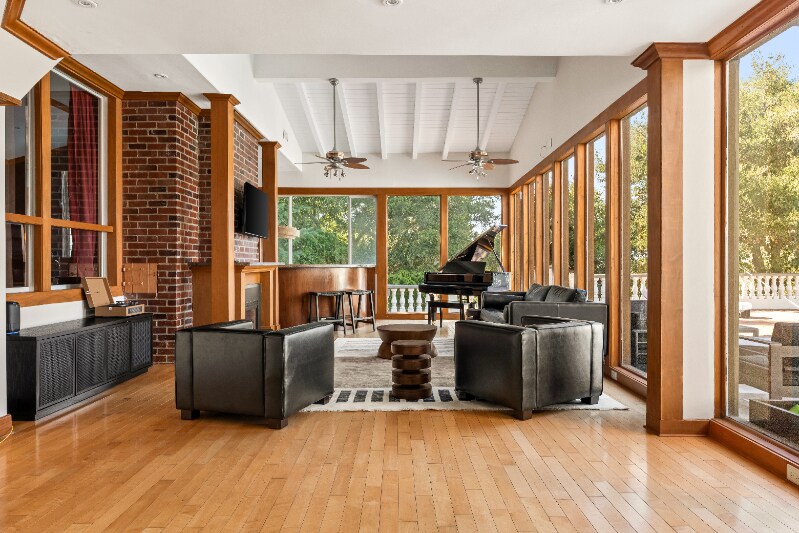 Building Photo - 3200 Oakley Dr