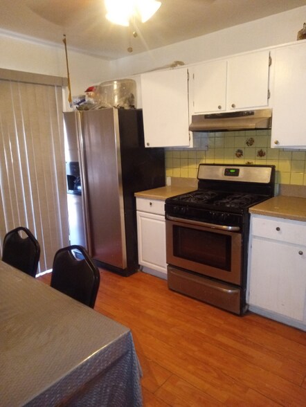 Building Photo - 29 Troy Ave