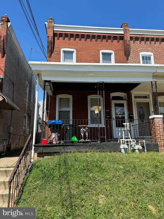 Primary Photo - 2106 W 4th St