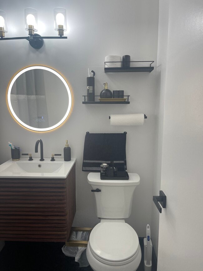 Building Photo - 4800 S Chicago Beach Dr