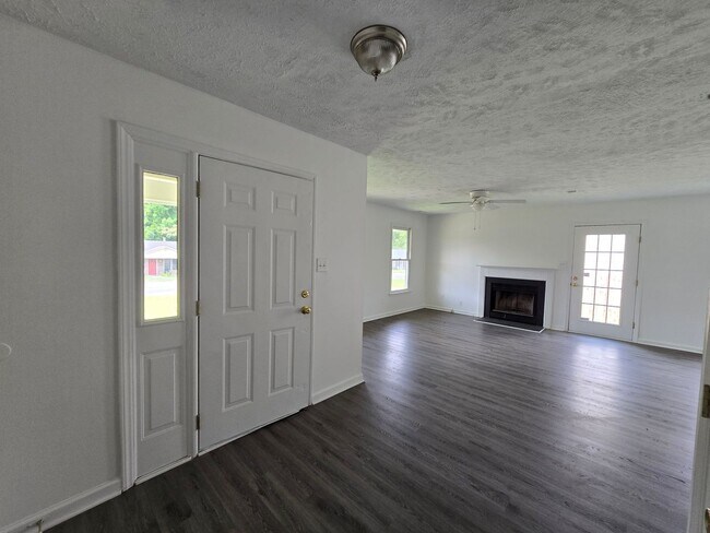 Building Photo - 1521 Kara Ct
