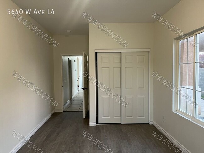 Building Photo - 5640 W Ave L4