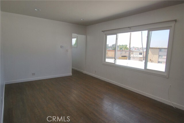 Building Photo - 1446 Manhattan Beach Blvd