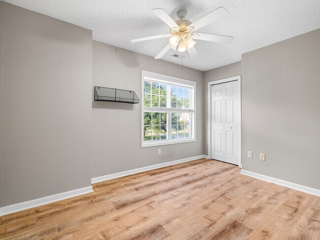 Building Photo - 217 Derby Downs Dr