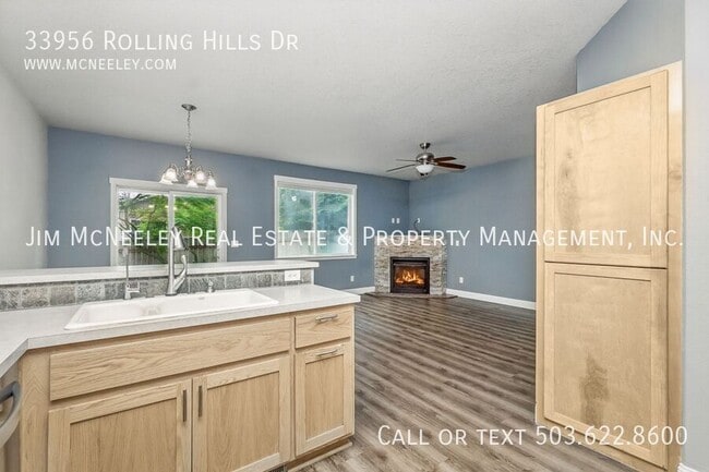 Building Photo - 33956 Rolling Hills Dr
