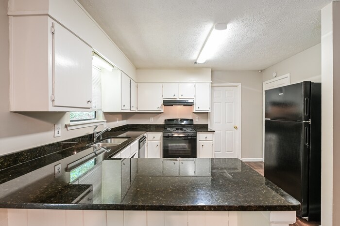 Building Photo - 5205 Birdlake Dr NW