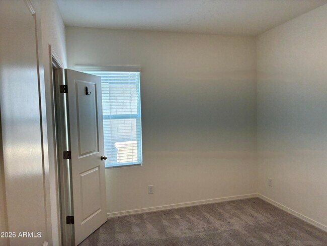 Building Photo - 20109 W Palo Verde Dr