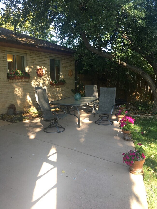 Building Photo - COMING SOON - Great Location - Close to Sw...