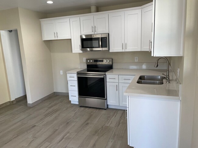 Building Photo - Newly converted 1 Bed, 1 Bath