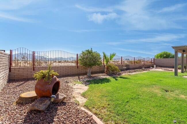 Building Photo - 10605 S Del Vista Dr