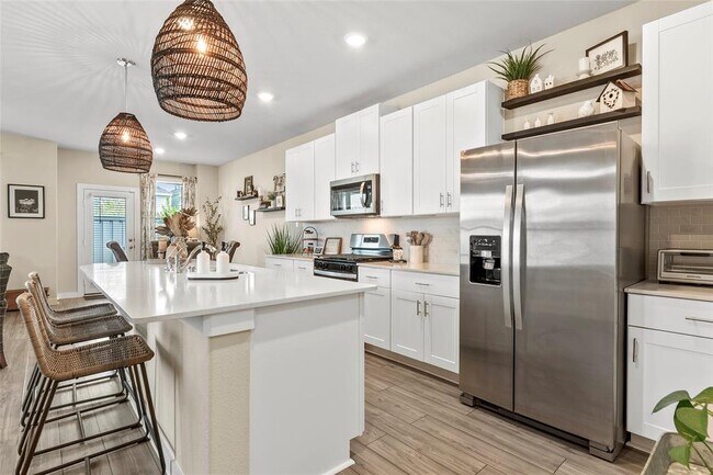 Building Photo - 614 Seabreeze Dr