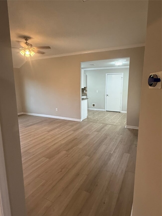 Building Photo - 10464 Royal York Dr