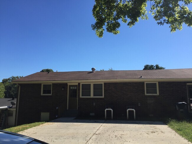 Building Photo - 642 Harpeth Bend Dr