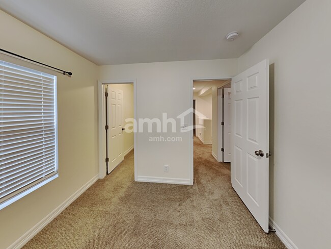 Building Photo - 6078 E 137th Ave