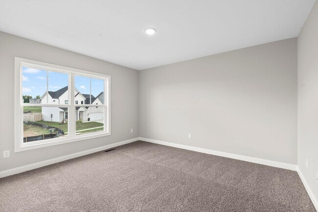 Building Photo - 453 Friendly Ave