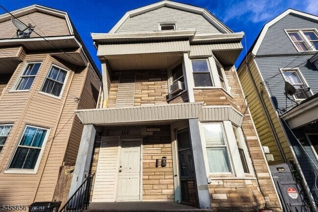 Building Photo - 112 Chadwick Ave