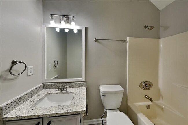 Building Photo - 235 Peach Crossing Dr