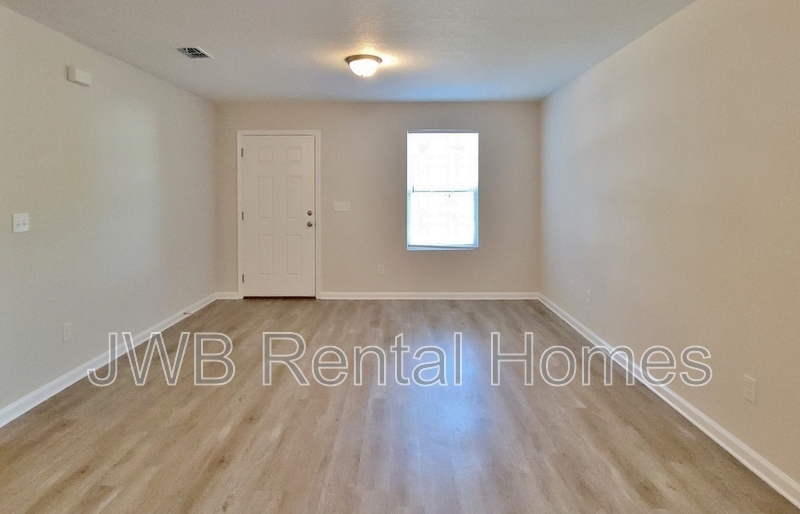 Building Photo - 8011 Mattox Ave