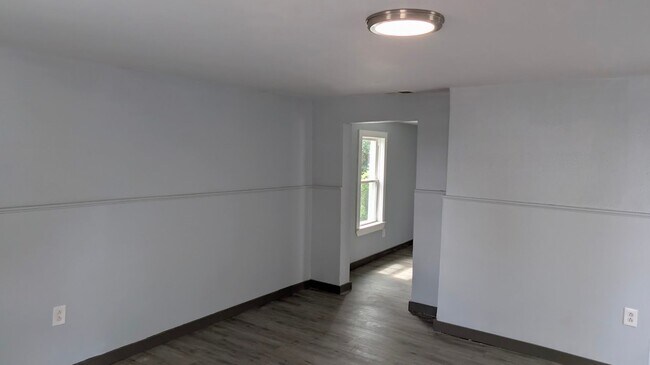 Building Photo - 510 6th Ave