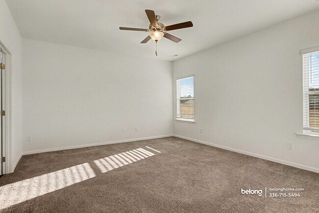 Building Photo - 103 W Tecoma Ln