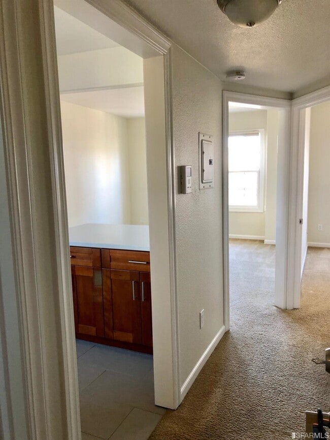 Building Photo - 744 Clementina St