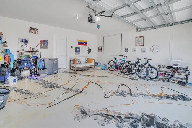 Building Photo - 8237 Juning Cv