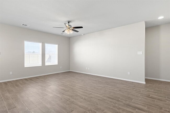 Building Photo - 441 Hortus Dr