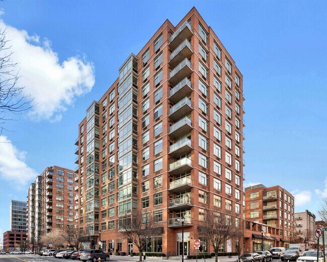 Building Photo - 1450 Washington St