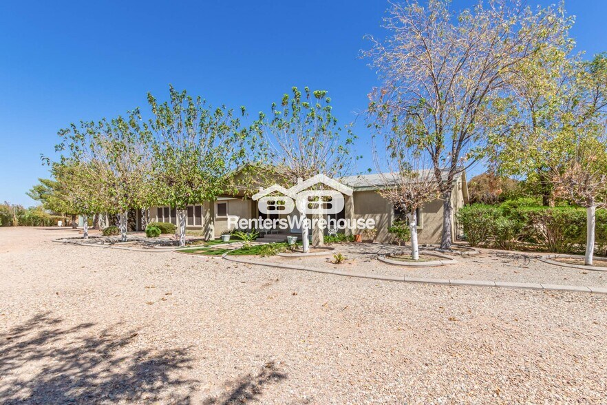 Building Photo - 29319 N 203rd Ave