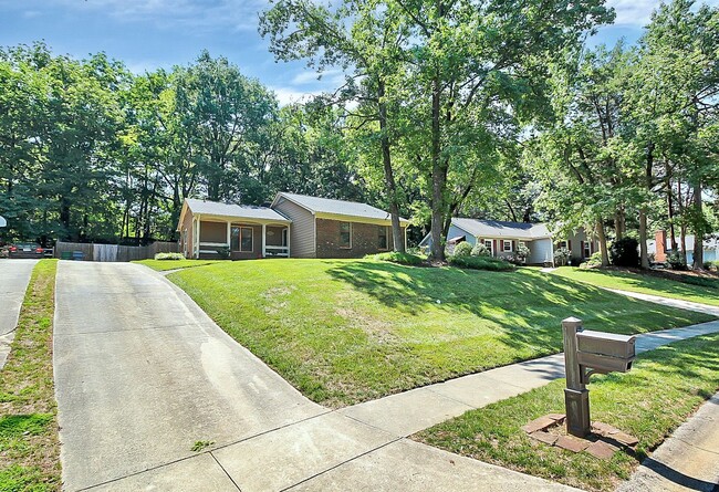 Building Photo - Exquisite South Charlotte Ranch, Move-In R...