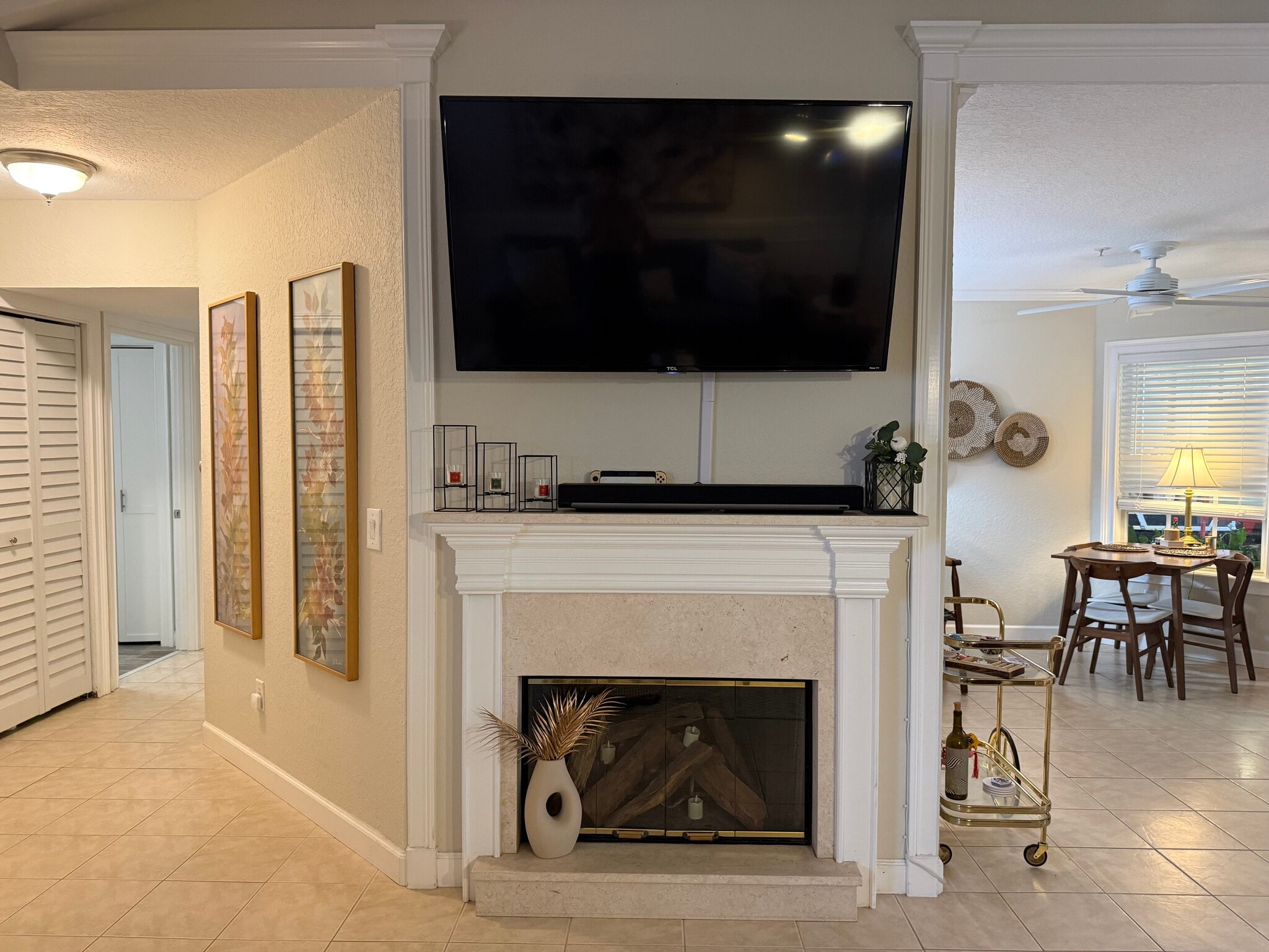 Living room w/ fireplace - 1701 The Greens Way