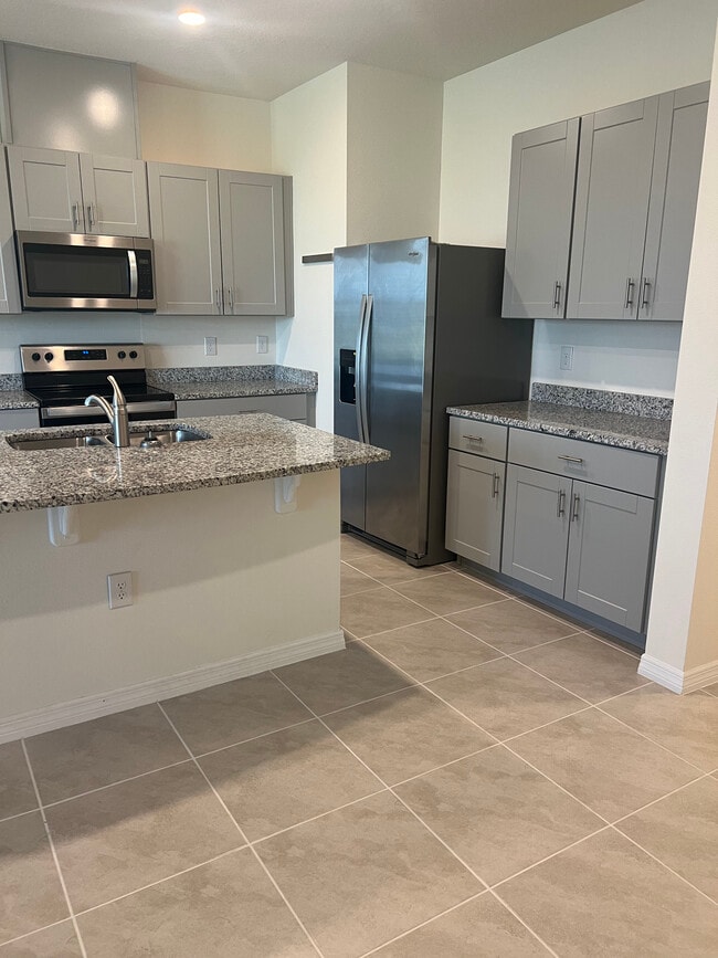 Building Photo - 1375 Isleta Lp